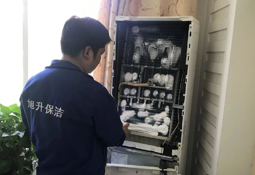 “空調(diào)耗電量飆升？深度清洗立省30%電費！”